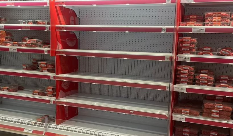 Μας διαφημίζουν ξανά τα άδεια ράφια στα βρετανικά σούπερ μάρκετ και μιλούν για μεγάλη κρίση – Τι θέλουν να προκαλέσουν; ΦΩΤΟ