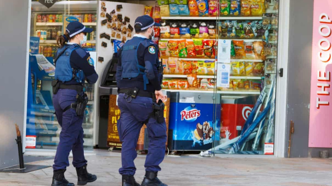 Αυστραλία (ΝΝΟ): Ο Brad Hazzard διαψεύδει τον αρχηγό της αστυνομίας σχετικά με την εφαρμογή των κανόνων για τα εμβόλια