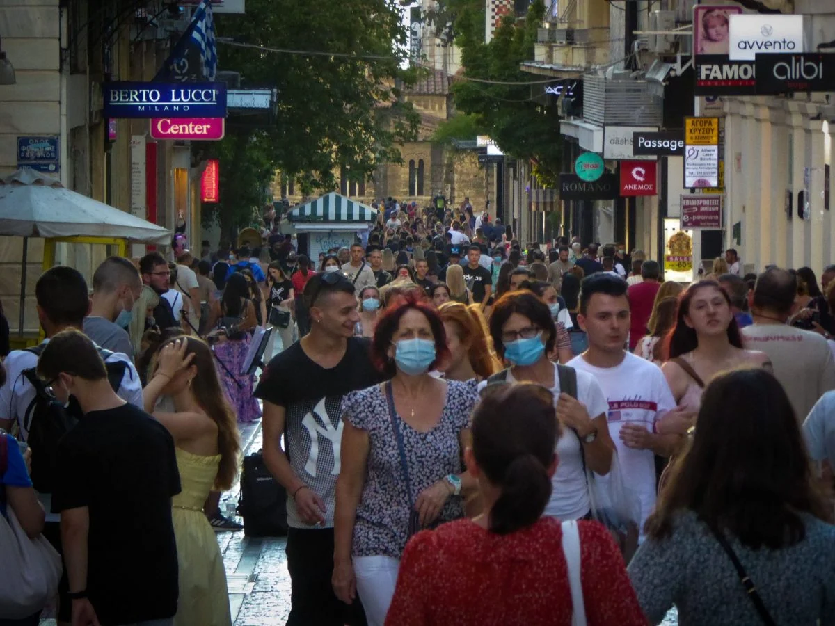 Επίσημα η κοινωνία χωρισμένη στα δύο, σε εμβολιασμένους και μη