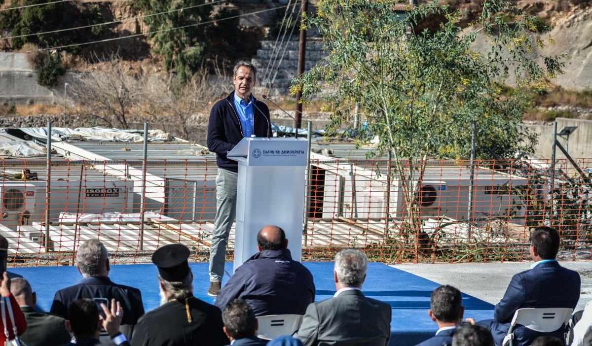 Πανηγυρίζουν ! Στη Σάμο η πρώτη υπερδομή του Αιγαίου – «Δικλείδα ασφαλείας», λέει ο Μητσοτάκης (video)