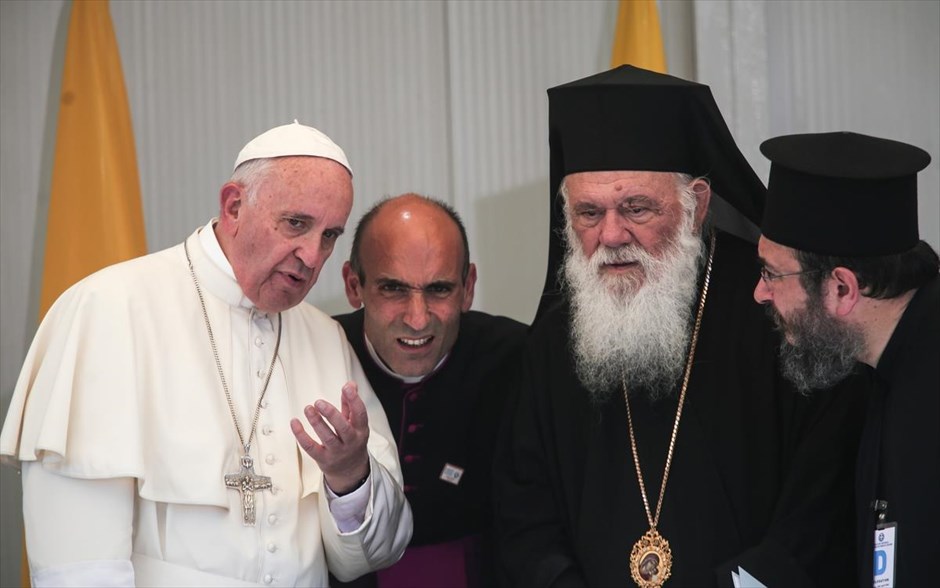 «ΥΠΕΡΒΟΜΒΑ»: Η οργάνωση που θα αντικαταστήσει την Εκκλησία – «Φωτιές» από καθολικό αρχιεπίσκοπο, ΒΙΝΤΕΟ
