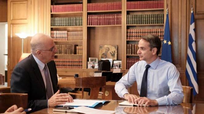ΑΠΟΣΤΟΛΟΥ : ΔΥΕΙ ΤΟ ΑΣΤΡΟ ΜΗΤΣΟΤΑΚΗΣ ΚΑΙ ΑΝΑΤΕΛΛΕΙ ΤΟ ΑΣΤΡΟ ΔΕΝΔΙΑΣ