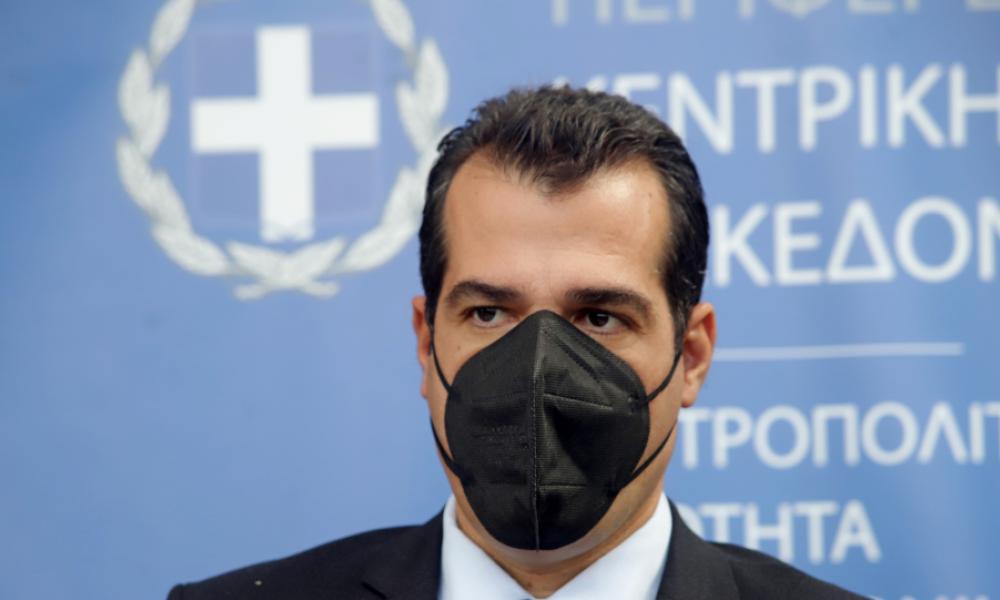 Πλεύρης: Αρχές του 2022 διαθέσιμα τα πρώτα φάρμακα κατά του κορονοϊού – Κανένας περιορισμός στις παρελάσεις