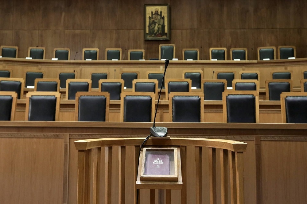 Και στο βάθος… χάος