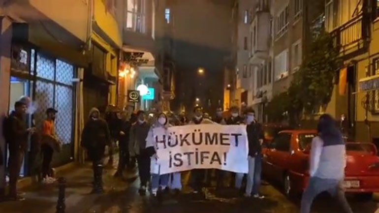 Τουρκία: Οργή πολιτών για την οικονομική κρίση – Με το… μέτρο πωλούνται ζάχαρη, καφές και λάδι