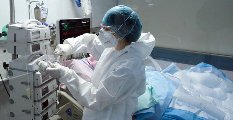 Εισαγγελική παρέμβαση μετά τις δηλώσεις Βασιλακόπουλου για ΜΕΘ που δεν στελεχώθηκαν σωστά