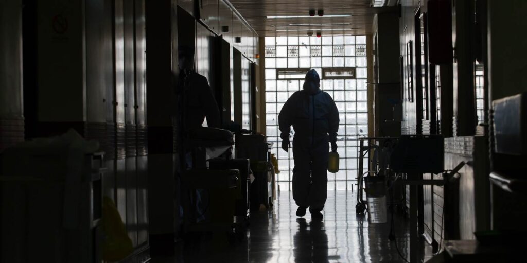 Τι συμβαίνει στις ΜΕΘ; Καταγγελίες-ΦΩΤΙΑ από υγειονομικούς: «Πρόκειται για μαζική δολοφονία» – Παρέμβαση εισαγγελέα – ΒΙΝΤΕΟ