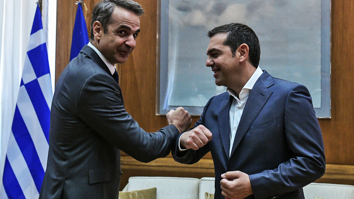 Απόστολος Αποστόλου : Τα «πολιτικά εμβόλια»