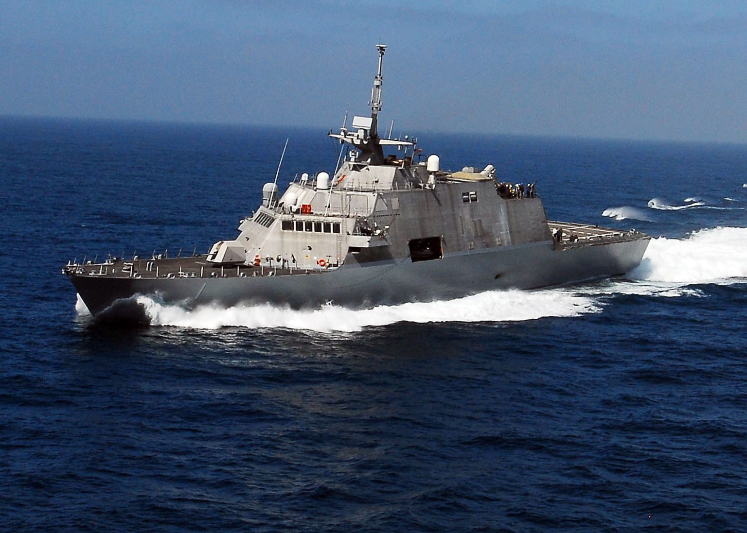 USS Milwaukee> Ξέσπασμα COVID-19 μεταξύ του εμβολιασμένου πληρώματος σε πλοίο του Πολεμικού Ναυτικού των ΗΠΑ