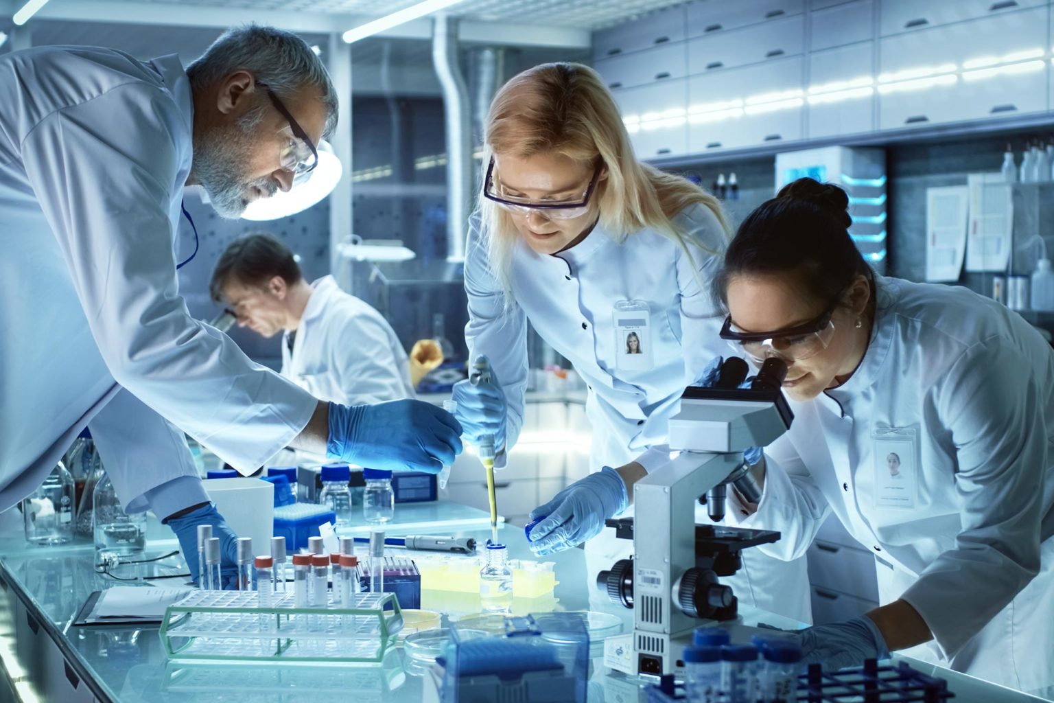 ΒΟΜΒΑ από το επιστημονικό TΗΕ LANCET> Οι εμβολιασμένοι μεταδίδουν περισσότερο τον ιό και ασθενούν πιο βαριά από τους ανεμβολίαστους!