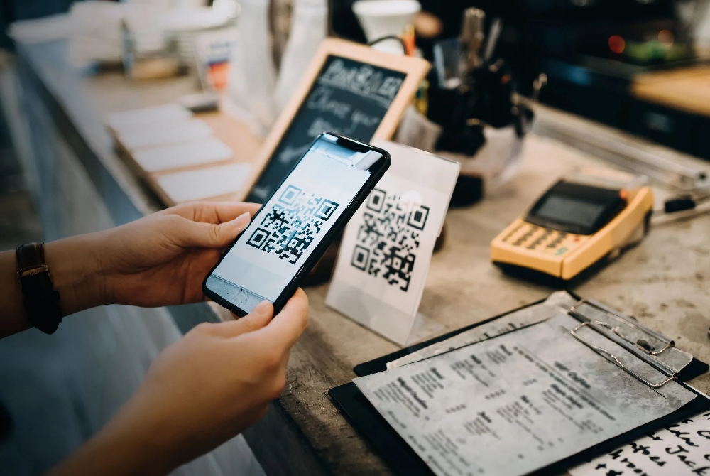 Τι συμβαίνει με την σάρωση των QR κωδικών; Ένας ειδικός εξηγεί…