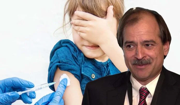 Τι λέει για τον εμβολιασμό των παιδιών ο καθηγητής Ιωαννίδης