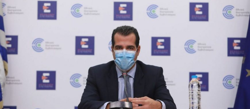 Πρωτοφανείς δηλώσεις Θ.Πλεύρη: «Αν διασωληνωθεί κάποιος ασθενής το πιθανότερο είναι να πεθάνει – Να εμβολιαστείτε»