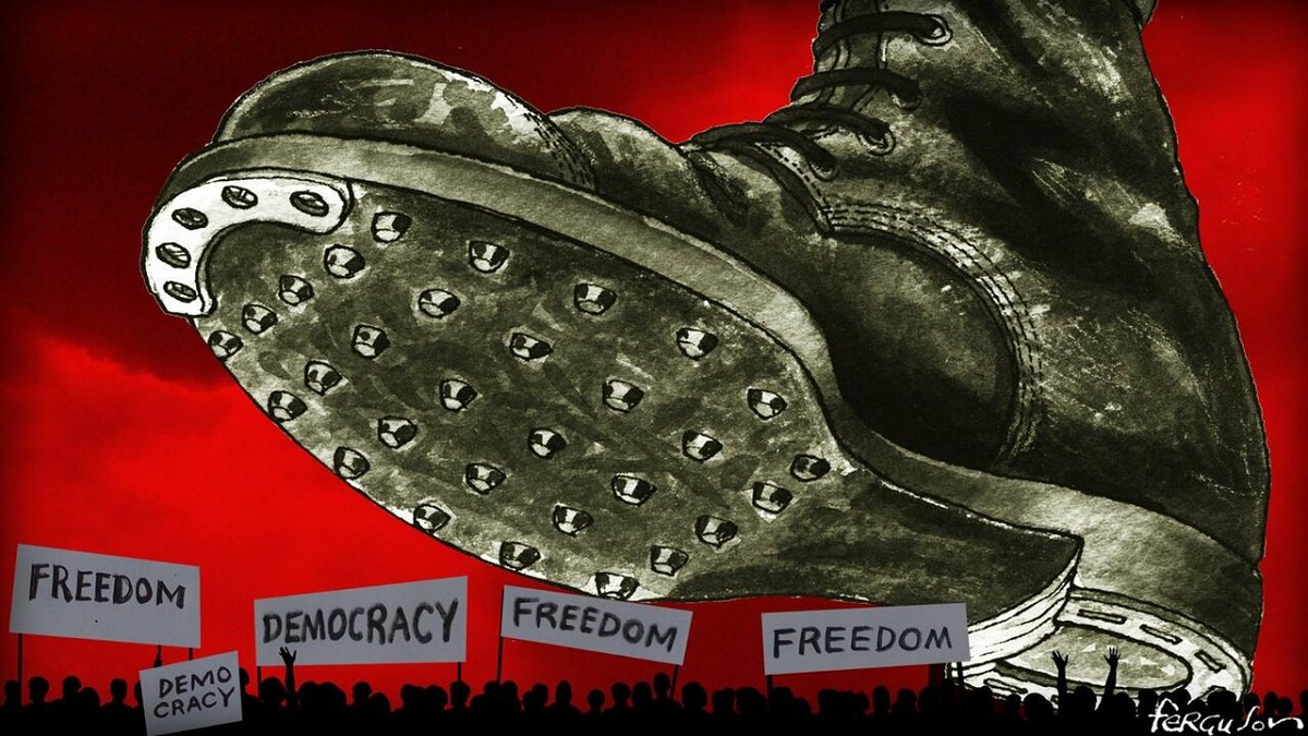 Zero Hedge – Αυταρχική τρέλα: Η ολισθηρή κατηφόρα από τα λουκέτα στα στρατόπεδα συγκέντρωσης
