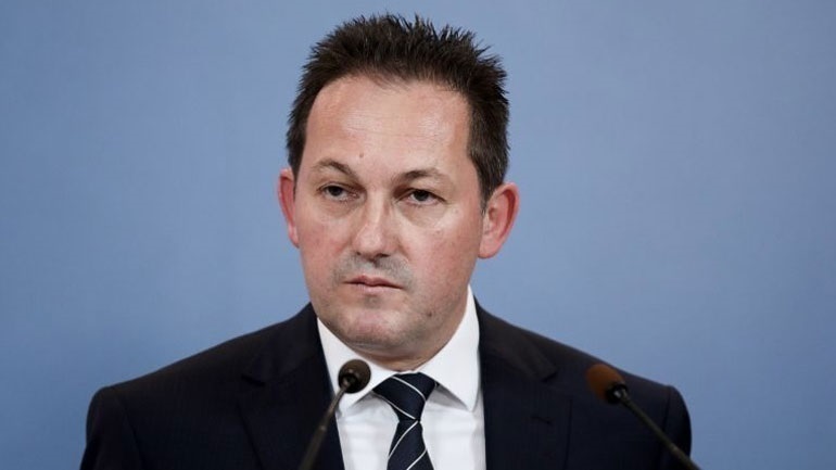 Ο Πέτσας προαναγγέλλει υποχρεωτικό εμβολιασμό για τους άνω των 50