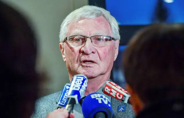Γάλλος Βουλευτής πλήρως εμβολιασμένος πέθανε από covid19! Δεν πεθαίνουν μόνο ανεμβολίαστοι παπάδες αλλά και πλήρως εμβολιασμένοι βουλευτές!