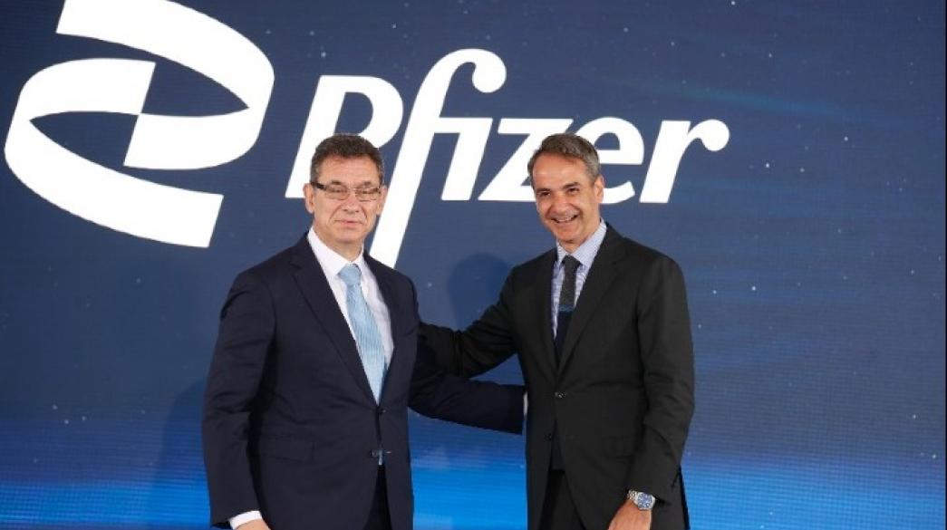Σάλος από την επίθεση του Guardian στην Pfizer και προσωπικά στον Μπουρλά για τα εμβόλια!