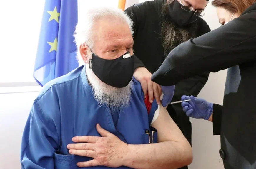 Κύπρος: Σε αργία οι ανεμβολίαστοι κληρικοί, με εντολή Αρχιεπισκόπου Χρυσοστόμου