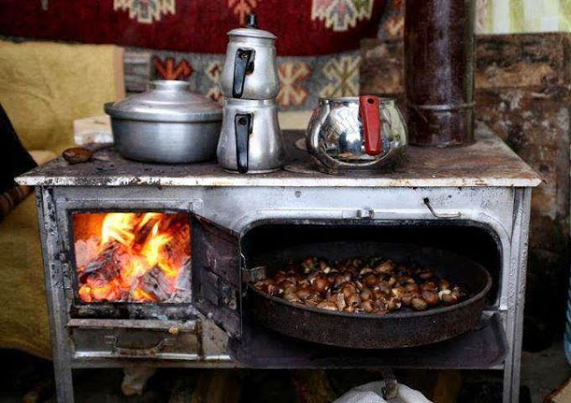 ΕΠΙΒΙΩΣΗ: ΤΙ ΓΝΩΡΙΖΑΝ ΟΙ ΓΙΑΓΙΑΔΕΣ ΜΑΣ ΚΑΙ ΚΑΤΑΦΕΡΑΝ ΝΑ ΕΠΙΒΙΩΣΟΥΝ ΣΕ ΚΑΙΡΟ ΠΟΛΕΜΟΥ Ή ΑΠΟΛΥΤΗΣ ΦΤΩΧΕΙΑΣ;