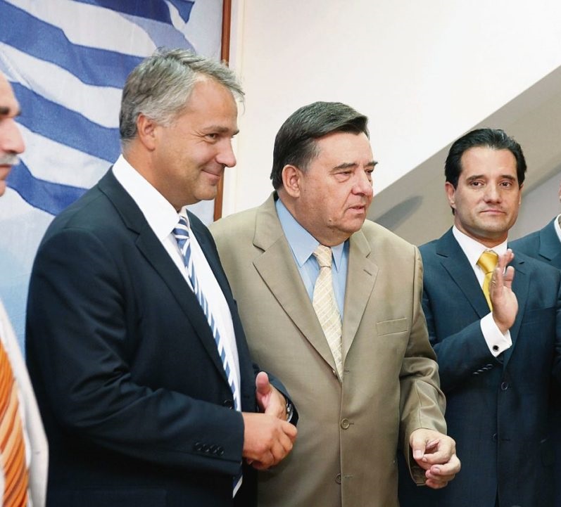 Αποστόλου : Ο ξεπεσμός ενός Προέδρου.