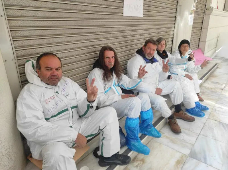 Ευαισθησία για τον τρομοκράτη Κουφοντίνα, αναλγησία και εξόντωση για τους αγωνιζόμενους απροσκύνητους υγειονομικούς