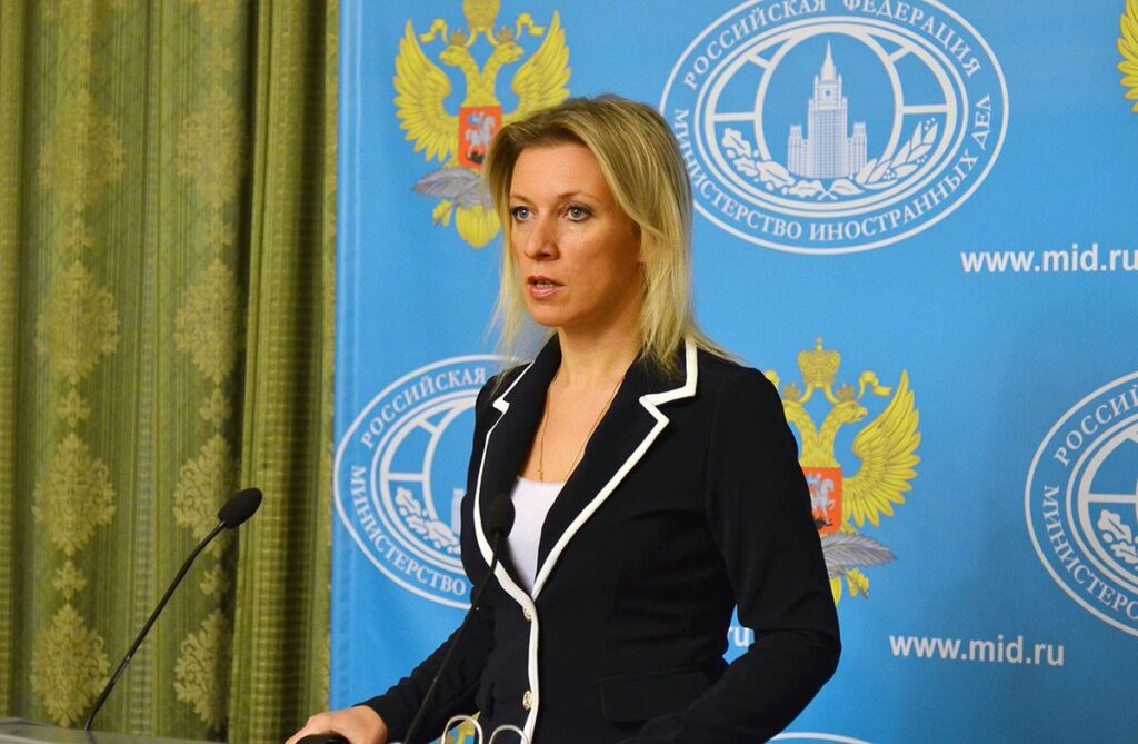 Μύδροι Ζαχάροβα κατά κυβέρνησης Μητσοτάκη: «Βοηθήσαμε στην απελευθέρωσή σας και εσείς ΑΠΕΛΑΥΝΕΤΕ διπλωμάτες μας»