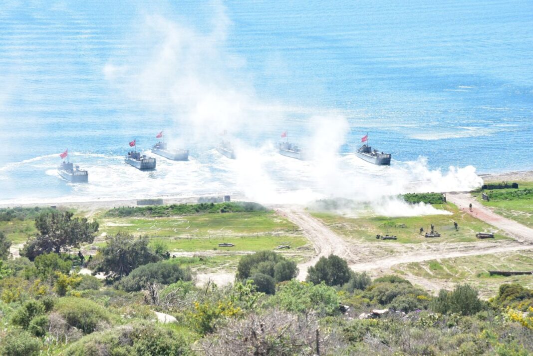 Με αποβατικές ασκήσεις νομίζουν οι Τούρκοι ότι θα τους… φοβηθούμε!-Ιδού η διάταξη των Τουρκικών ΕΔ στα παράλια – ”Κλειδώνουν” κάθε στόχο οι Ελληνικές ΕΔ