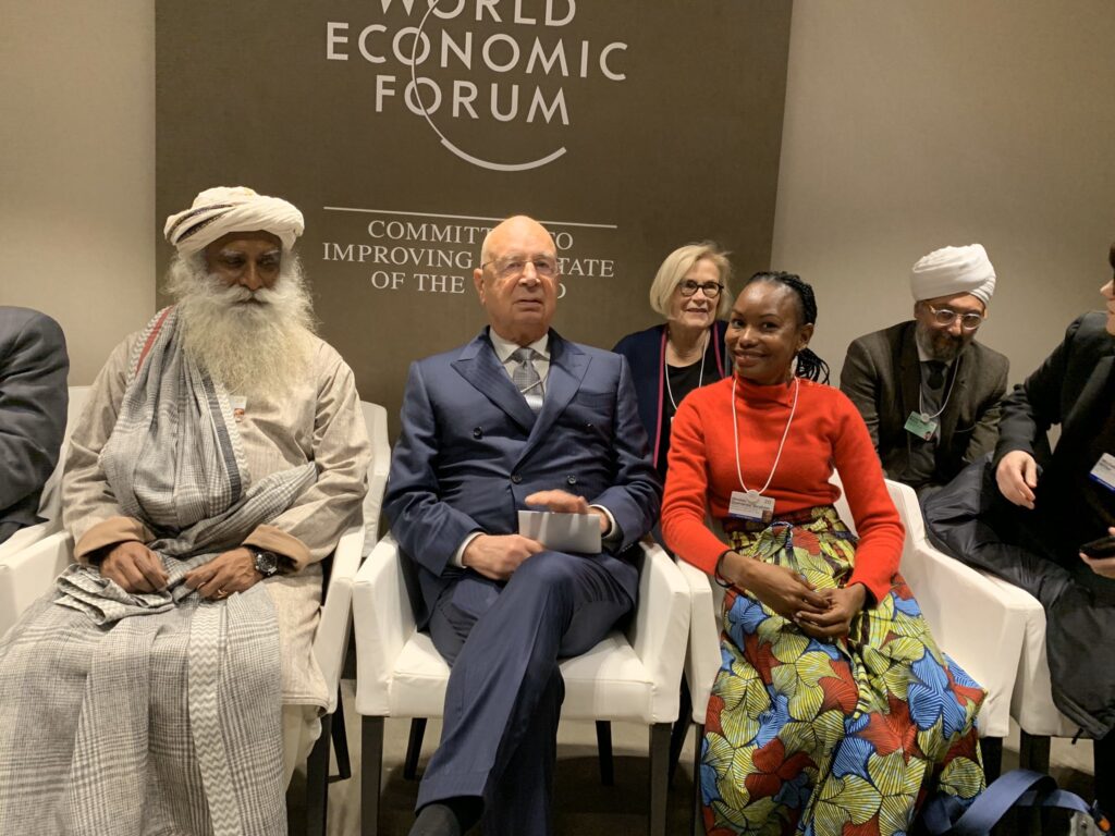 «Σατανικός» Sadhguru στο Παγκόσμιο Οικονομικό Φόρουμ: «Θέλουμε ΛΙΓΟΤΕΡΕΣ ΨΥΧΕΣ στον πλανήτη» – ΒΙΝΤΕΟ ΣΟΚ