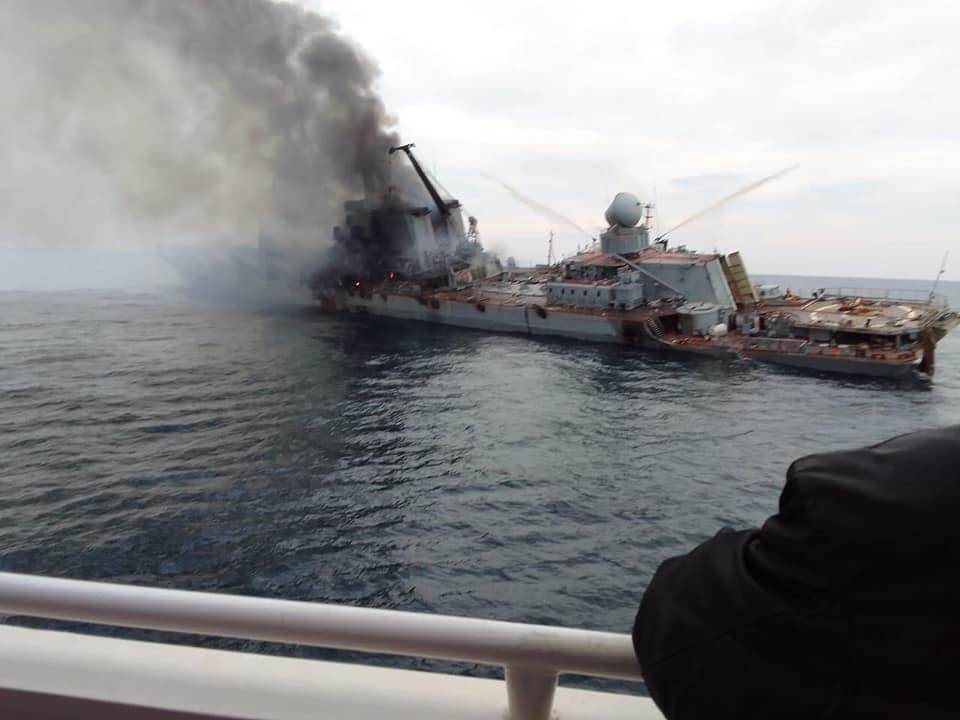 Ρώσος δημοσιογράφος και φίλος του Β.Πούτιν ασκεί δριμεία κριτική για την βύθιση του «Moskva»