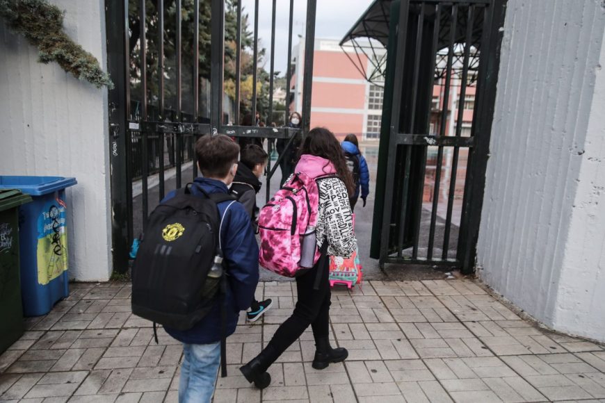 «Θυσίασαν» τα παιδιά μας για να πλουτήσουν; Το lockdown δημιούργησε την οξεία ηπατίτιδα; – Τι λένε επιστήμονες