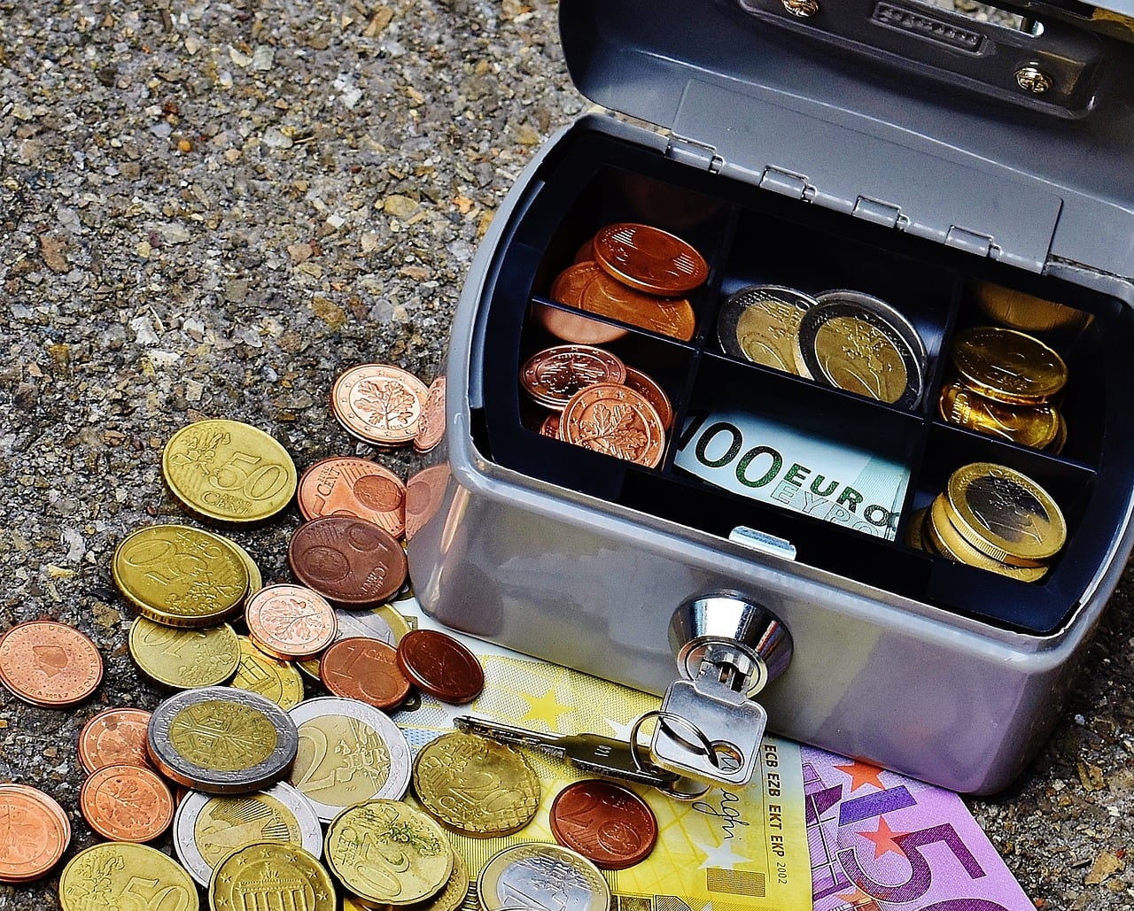 Μόλις τραβήξει πίσω το κεφάλαιο….