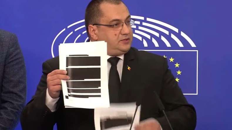 «ΚΑΜΠΑΝΑΚΙ» ευρωβουλευτή: Θα μας ΕΛΕΓΧΟΥΝ από το πρωί μέχρι το βράδυ! Η Ευρώπη γίνεται ΚΙΝΑ, vid