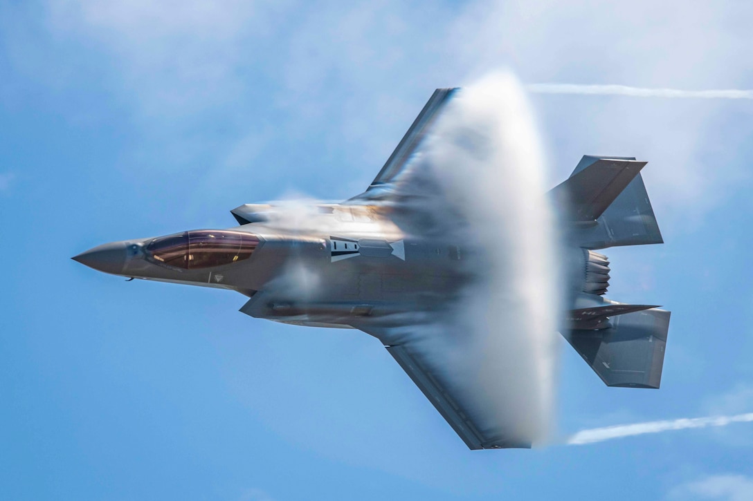 Το F-35, τα ερωτήματα για τις ανακοινώσεις, οι περίεργες διαρροές και τα «σκοτεινά» σημεία που έχουν ήδη τεθεί