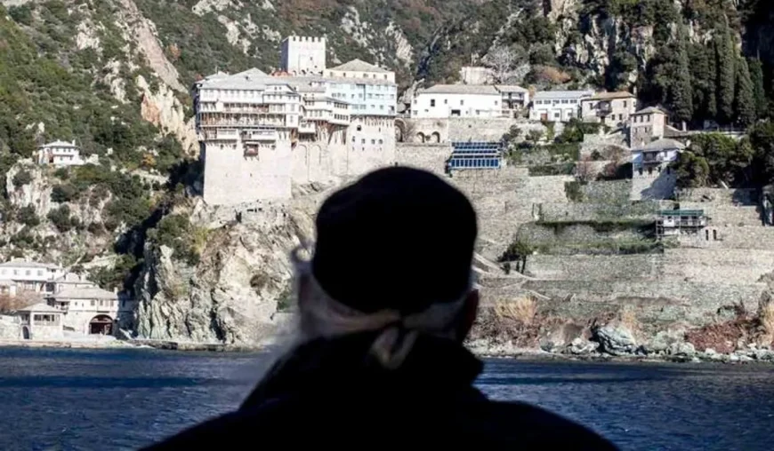 Πιέσεις για να διώξουν από το Άγιο Όρος τους Ρώσους μοναχούς;