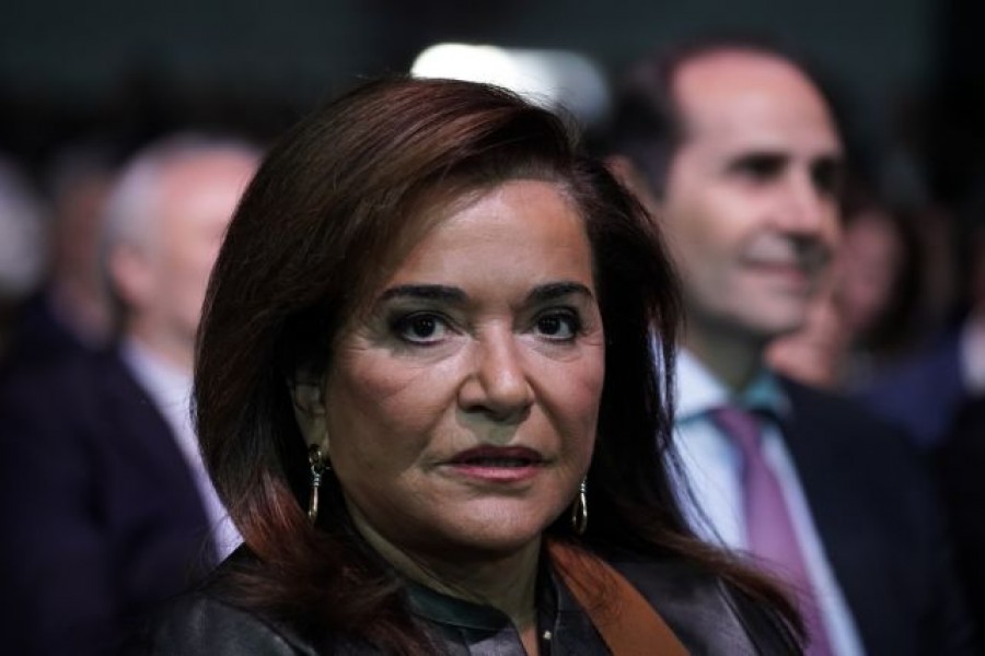 Από εδώ οι νοικοκυραίοι, από εκεί οι ψεκασμένοι … Η διχαστική ρητορική της κ. Ντόρας Μπακογιάννη σε βάρος των Ελλήνων πολιτών