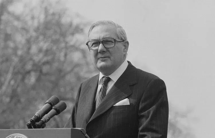 ΑΡΘΡΟ ΦΑΝΟΥΛΑΣ ΑΡΓΥΡΟΥ : Ο James Callaghan, οι 8,500 Τ/κ στη βάση Ακρωτηρίου, ο Πανίκος Δημητρίου και τα «ηττημένα μυαλά»
