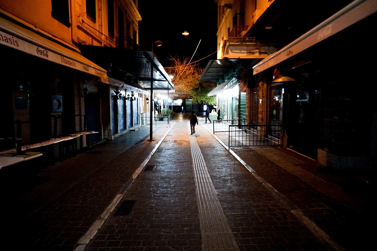 Τέλος η «ελευθερία» το φθινόπωρο: Υποχρεωτική 4η δόση εμβολίου & μέτρα-lockdown – «Τέλος το διάλειμμα» λένε οι «ειδικοί»