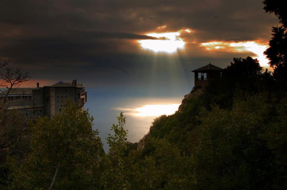 Ἡ ἀμερικανορωσική σύγκρουση μεταφέρεται ἀπό τὴν Οὐκρανία στὸ Περιβόλι τῆς Παναγίας