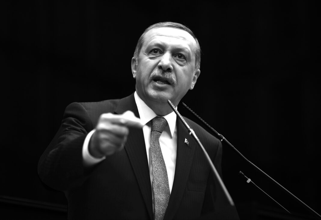 Ινδικά ΜΜΕ: ”Οι Έλληνες Ορθόδοξοι γιόρταζαν το Πάσχα & τουρκικά F-16 πραγματοποίησαν παραβιάσεις του ελληνικού εναέριου χώρου” – Τα ”έχωσαν” σε Ερντογάν