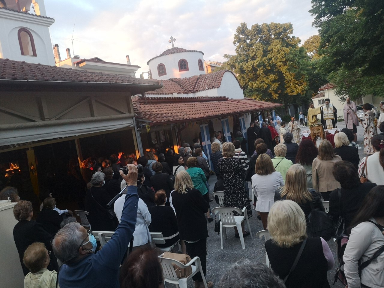 Mε μεγαλοπρέπεια και κατάνυξη τελέστηκε η εορτή του Αγίου Θεράποντα στον ομώνυμο Ιερό Ναό στην Κατερίνη!