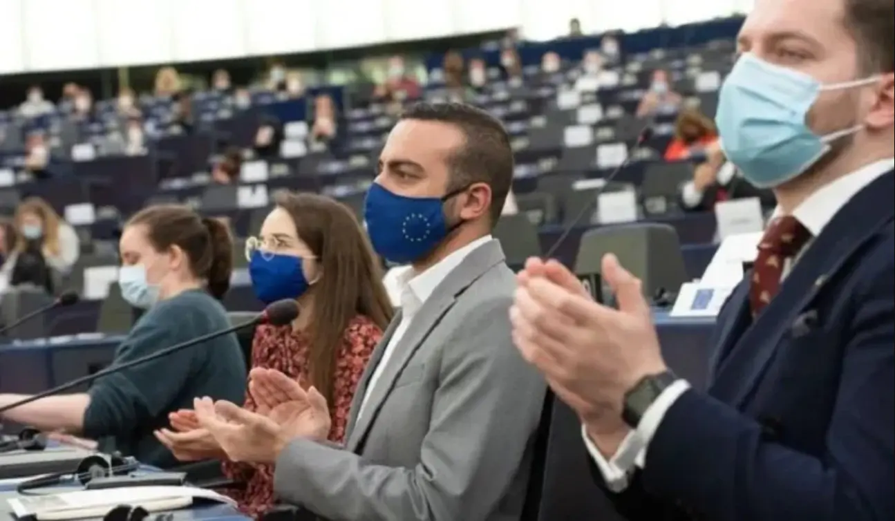 Η απόπειρα πραξικοπήματος των ευρωπαϊκών εξουσιών
