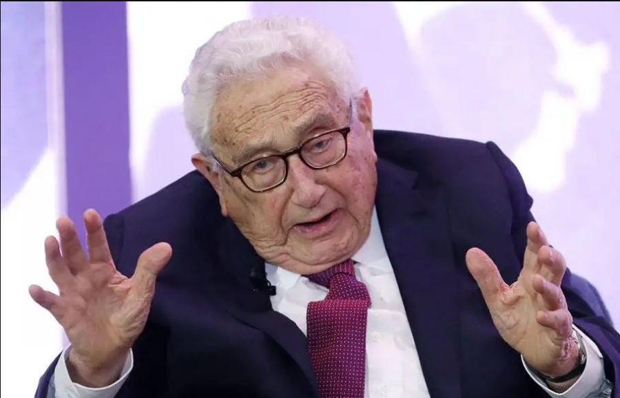 Kissinger (ΗΠΑ): Να γίνουν σεβαστά τα συμφέροντα της Ρωσίας μόλις τελειώσει ο πόλεμος στην Ουκρανία