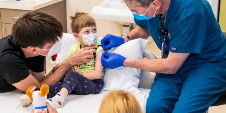 Ο FDA ψήφισε ομόφωνα υπέρ της χορήγησης εμβολίων κατά του κορωνοϊού σε παιδιά από 6 μηνών έως 5 ετών