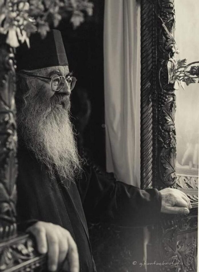 Ο Γέρων Νεκτάριος της Καλυβιανής