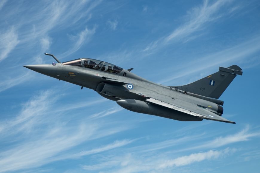 Αχαΐα: Rafale πετούν πάνω από τις στέγες σπιτιών στη Ζαχλωρού – Εντυπωσιακές εικόνες