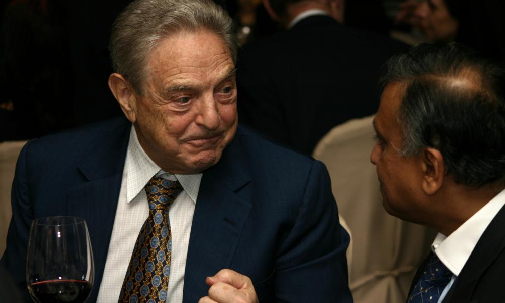 “Το αίμα είναι στα χέρια του”! Κορυφαίος δήμαρχος της ΝΥ κατακρεουργεί τον Σόρος για την εγκληματικότητα και τους εισαγγελείς του