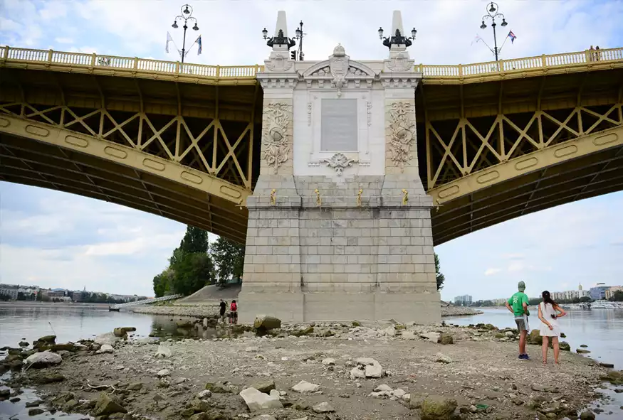 ΗΛΙΑΣ Δ. ΚΑΛΛΙΩΡΑΣ : Η ΕΛΛΑΔΑ ΚΑΙ Ο ΚΟΣΜΟΣ ΣΗΜΕΡΑ, ΣΕ ΤΙΤΛΟΥΣ (20/8/2022)
