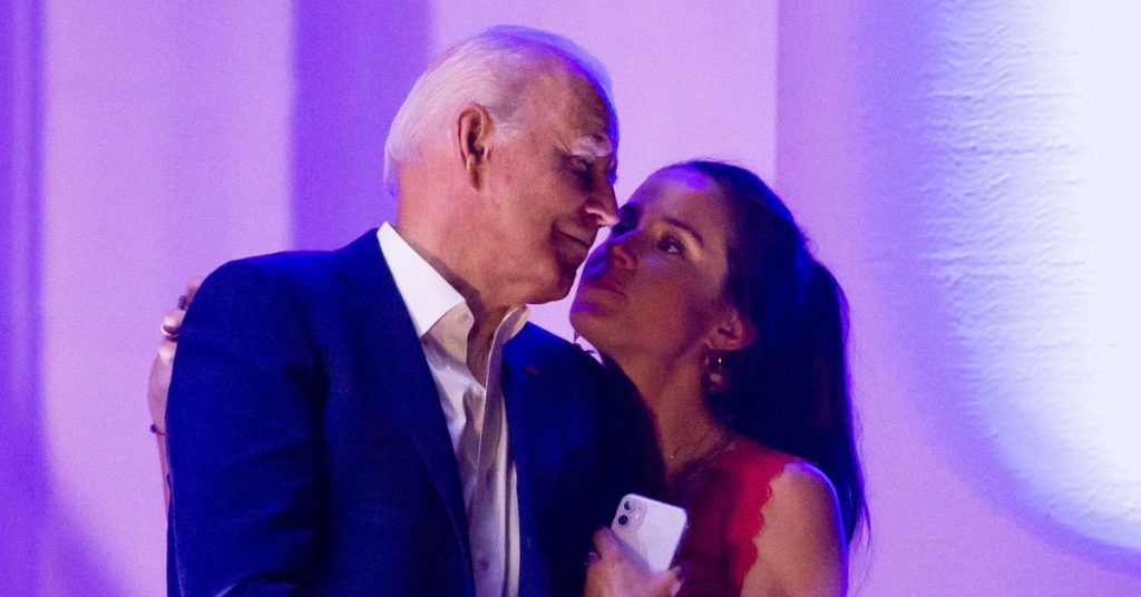 Ashley Biden> Η κόρη του Προέδρου των HΠΑ μέσα από τα ημερολόγιά της αφήνει να εννοηθεί ότι την είχε κακοποιήσει ο πατέρας της!