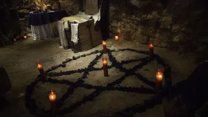 Ο σατανικός ναός προσλήφθηκε από το σχολείο «Woke» της Πενσυλβάνια για να κατηχήσει παιδιά