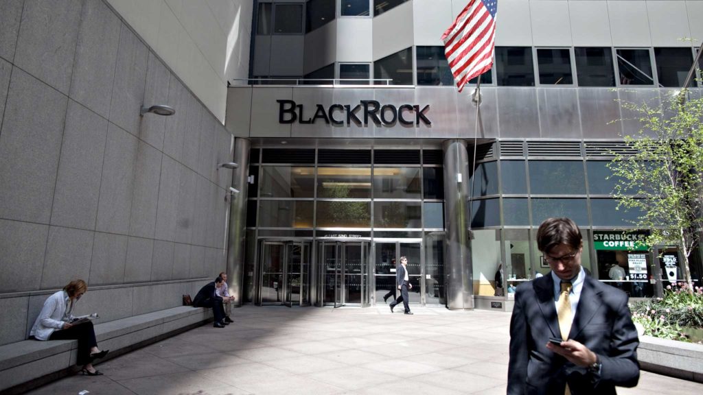 Πρώην στέλεχος της BlackRock με άρθρο στη WSJ υποστηρίζει ότι οι επενδύσεις στη βιώσιμη ανάπτυξη είναι κακό για την κοινωνία και το πορτοφόλι σας
